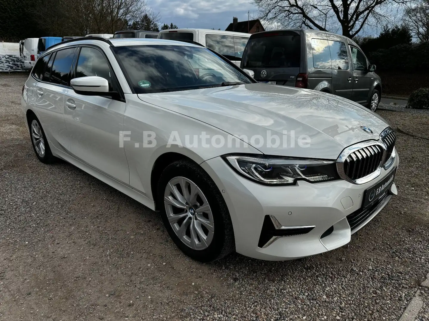BMW 320 d xDrive Advantage/HEAD-UP/RFK/AHK/UVM.. - 1