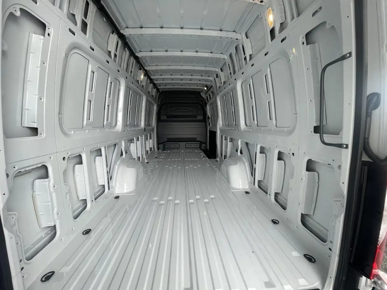 Mercedes-Benz Sprinter снимка Mercedes-Benz Sprinter