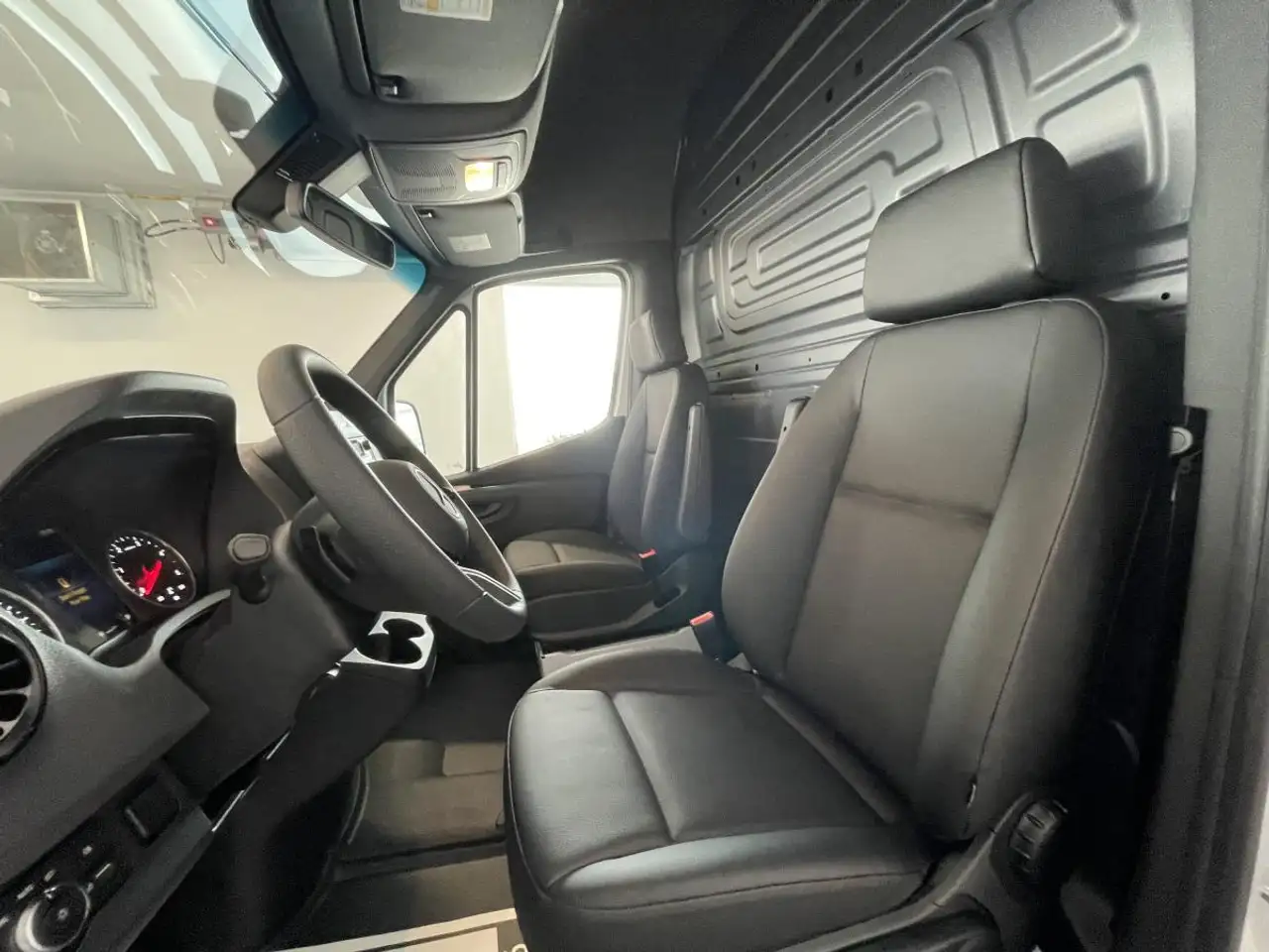 Mercedes-Benz Sprinter снимка Mercedes-Benz Sprinter