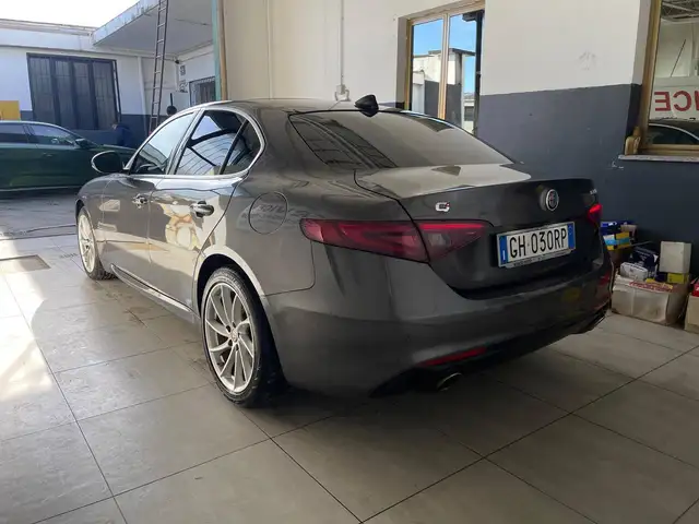 Alfa Romeo Giulia view 4