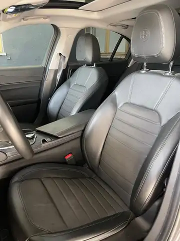 Alfa Romeo Giulia view 12