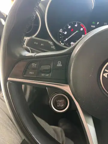 Alfa Romeo Giulia view 9