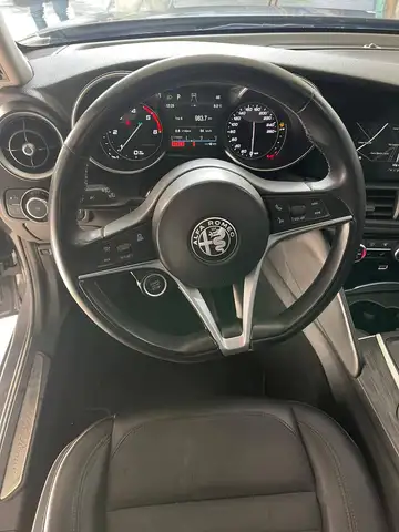 Alfa Romeo Giulia view 8