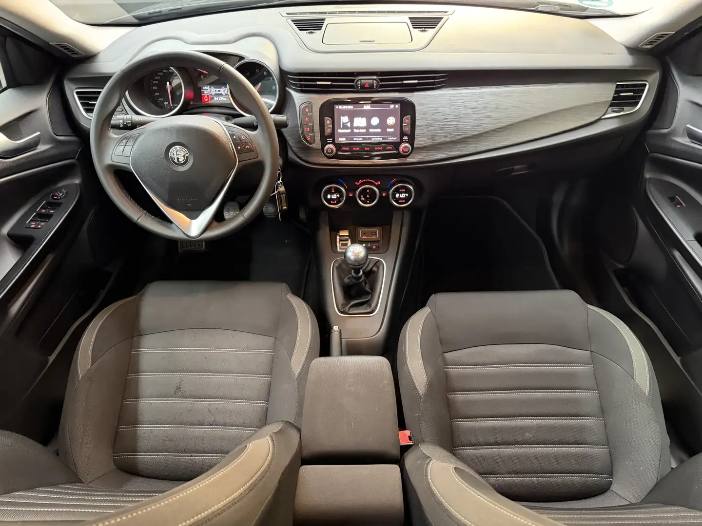 Alfa Romeo Giulietta 1.4 Turbo Super, 120Pk, 2019, 2de eigenaar, Volled Verde - 2