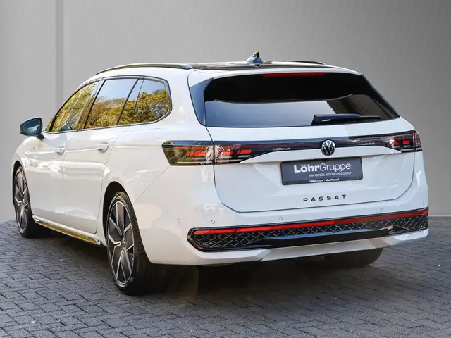 Volkswagen Passat view 6