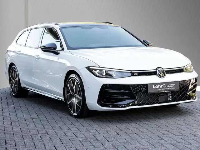 Volkswagen Passat view 5