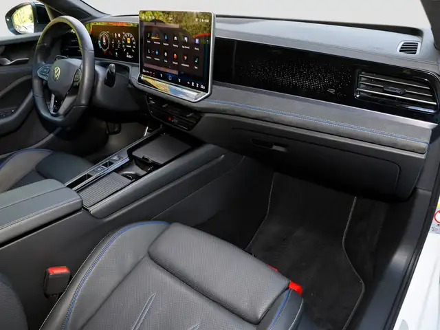 Volkswagen Passat view 10