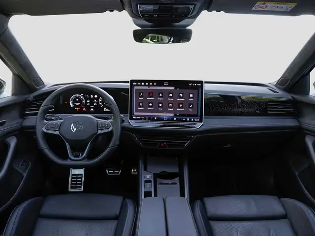Volkswagen Passat view 14