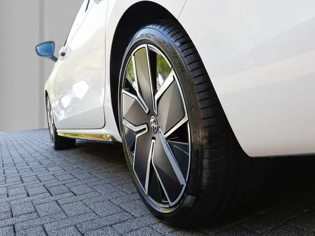 Volkswagen Passat view 7