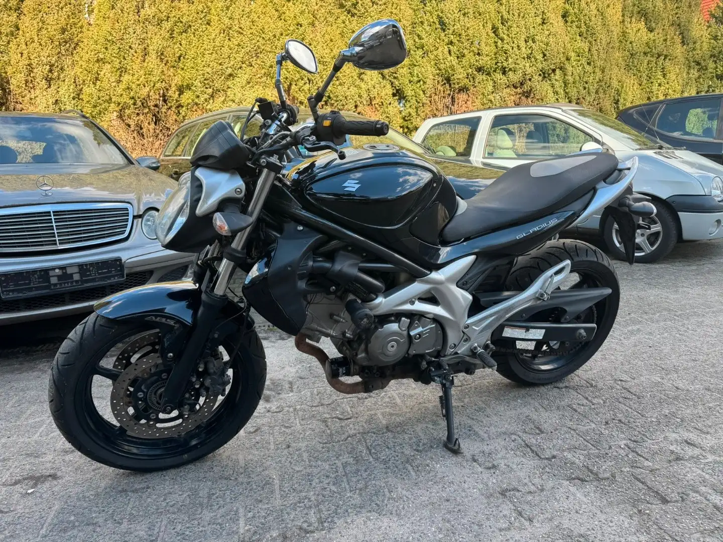 Suzuki Gladius SFV650A, 25 KW oder 53 KW - 1