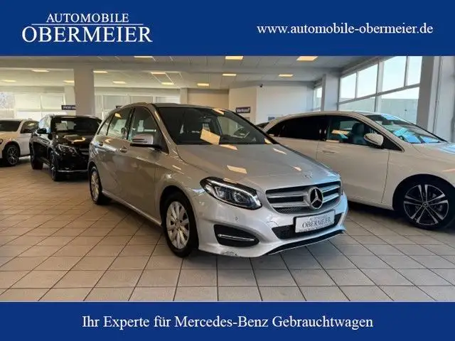 Mercedes-Benz B 220 Style 4Matic 7G-DCT Rü-Ka LED AHK TWA Navi