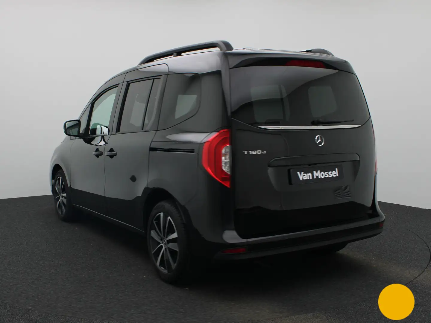 Mercedes-Benz T-Class T180d L1 Style DCT LEDER | LED | NAVI | CAMERA Noir - 2