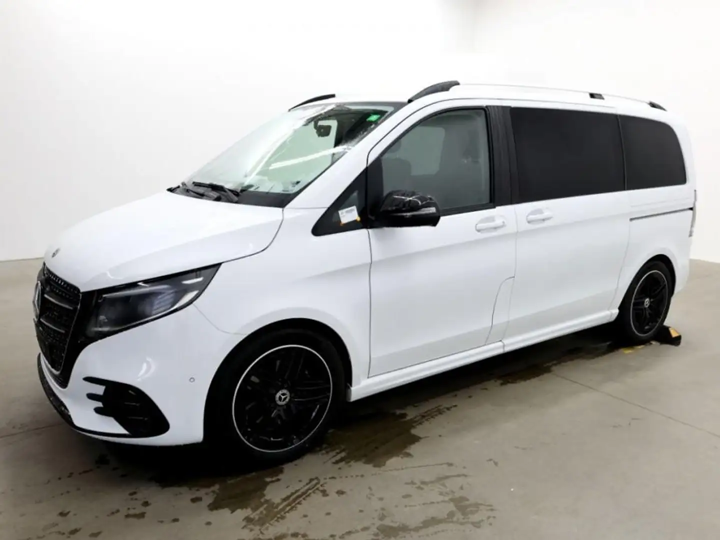 Mercedes-Benz V 220 V 220 d Kombi kompakt AMG Aut. Blanc - 2