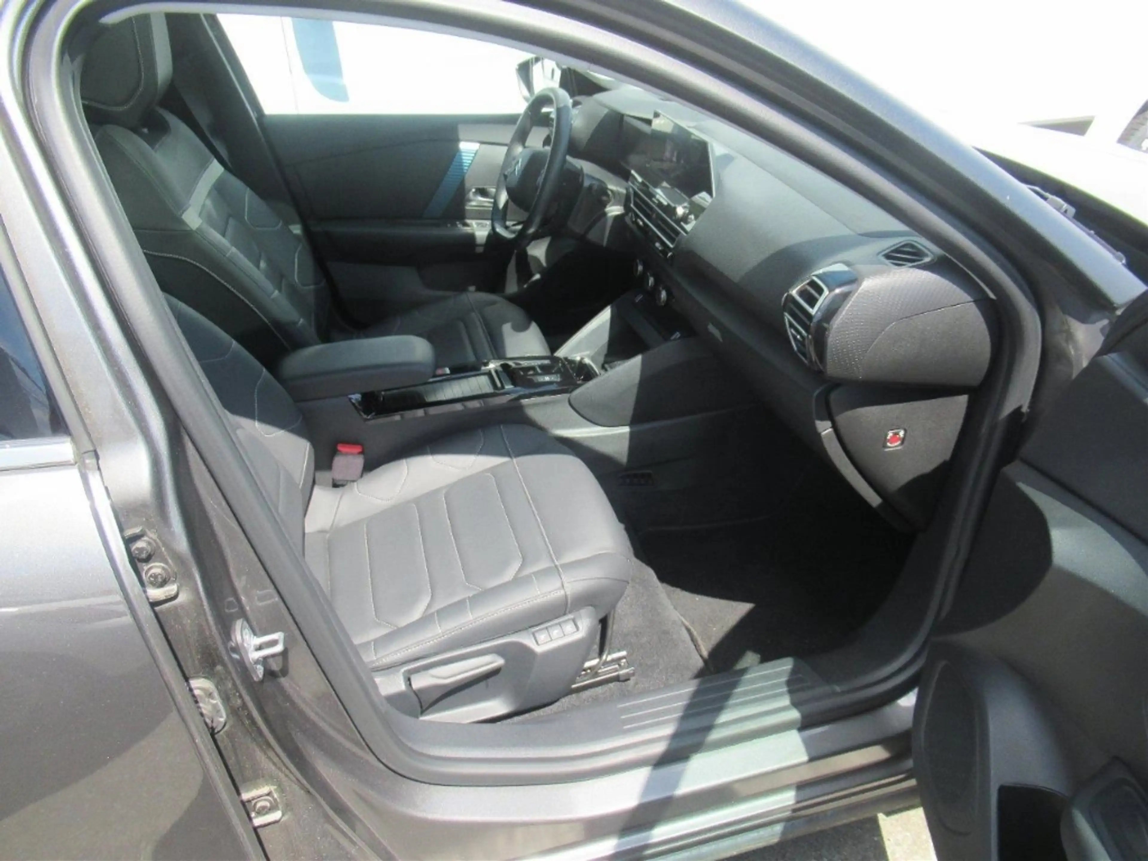 Citroen E-C4 Electric Shine 11kw Shz Navi Kamera Schiebedach Leder — photo 4