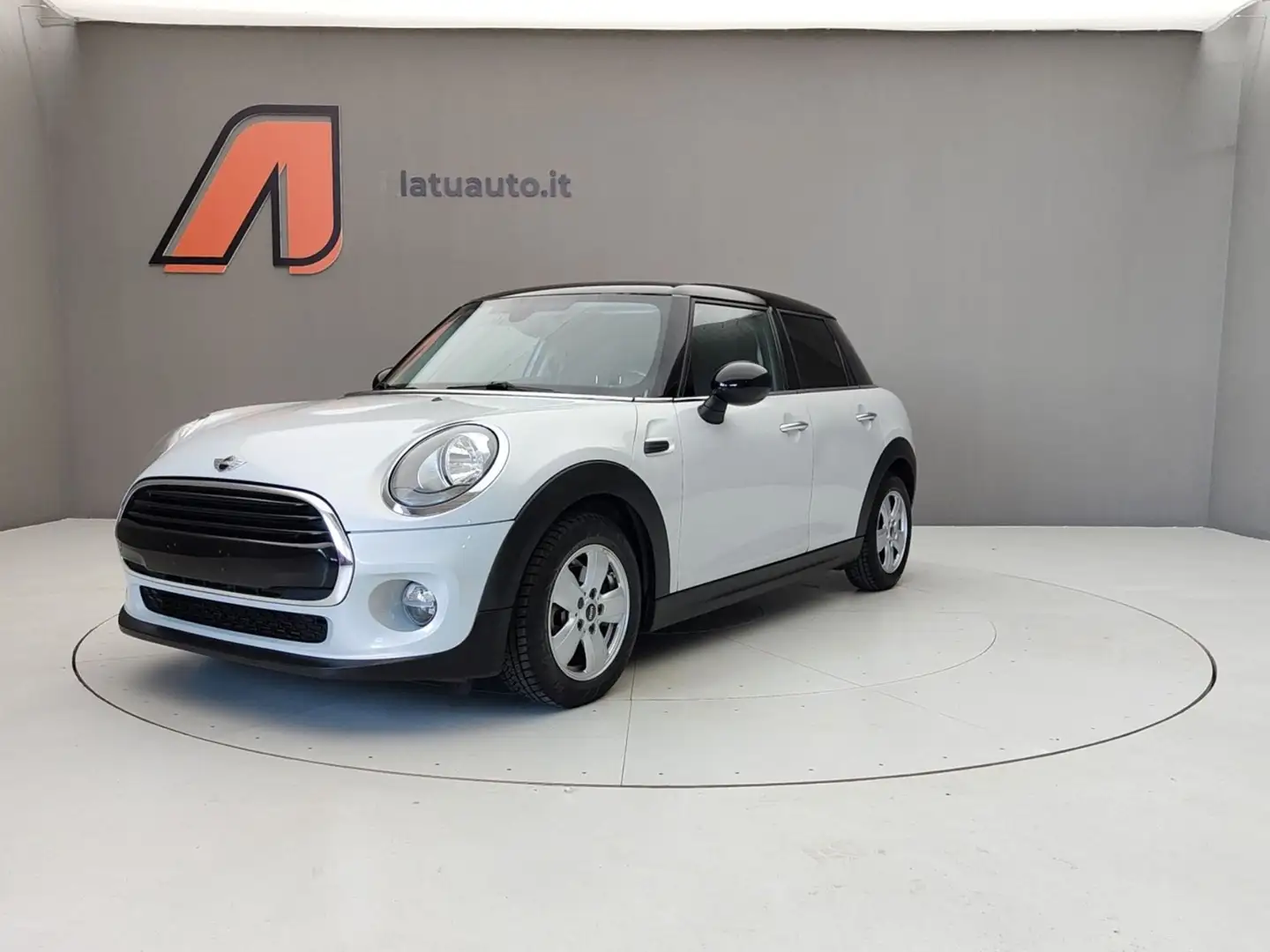 MINI Cooper 1.5 136CV HYPE  AUTO 5P Negro - 1