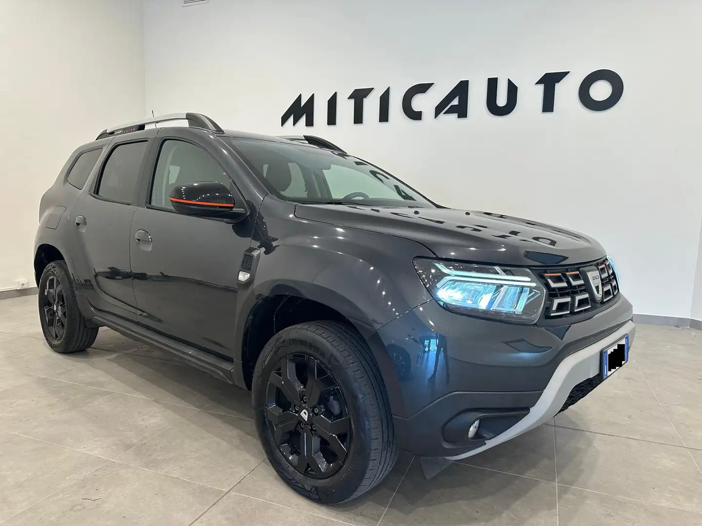 Dacia Duster 1.0 tce SL Extreme Gpl 4x2 100cv Grigio - 1