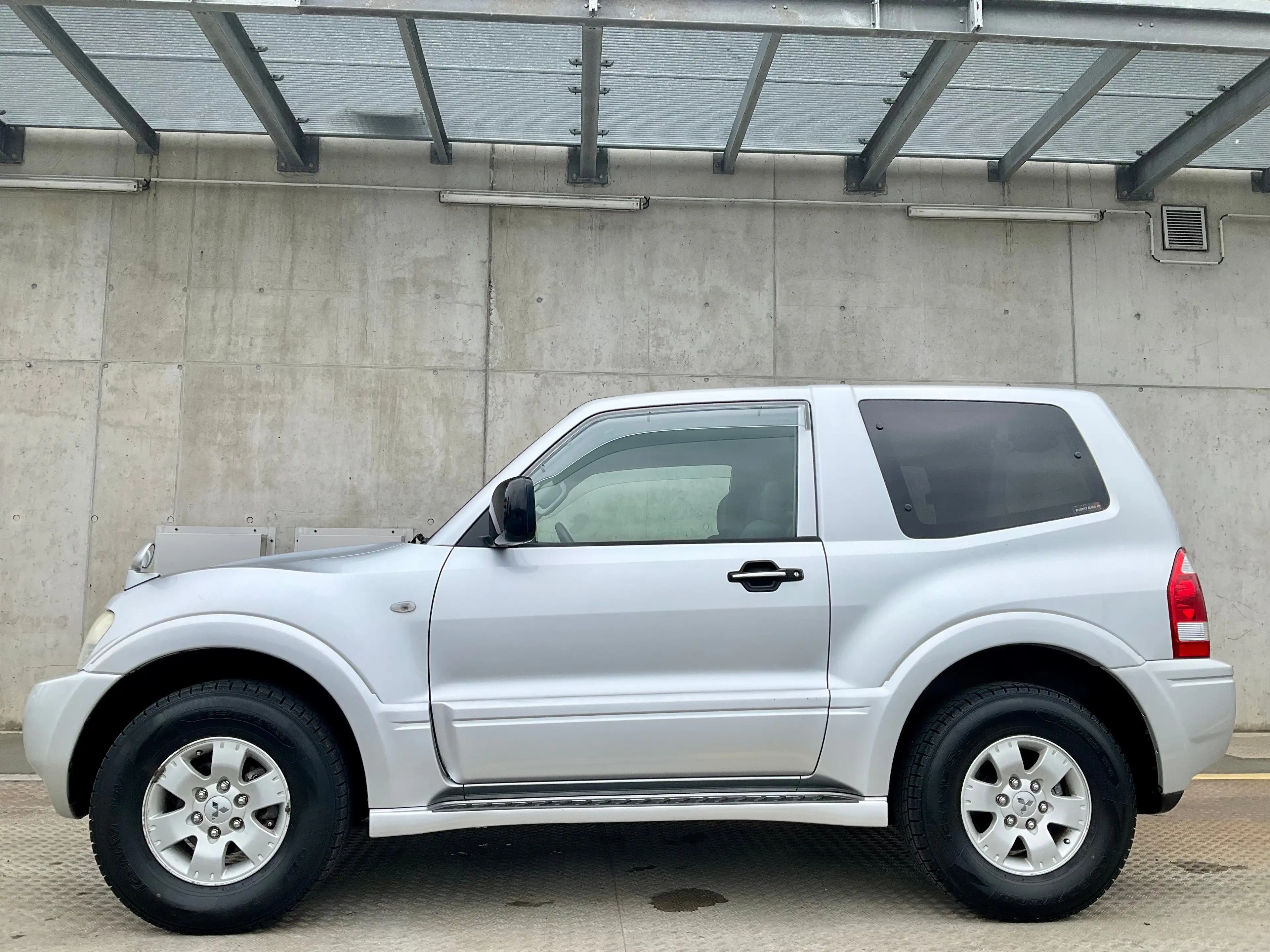 Mitsubishi Pajero Pajero 3.0 V6 Rechtslenker 19% Mwst. Scheckheft — photo 2