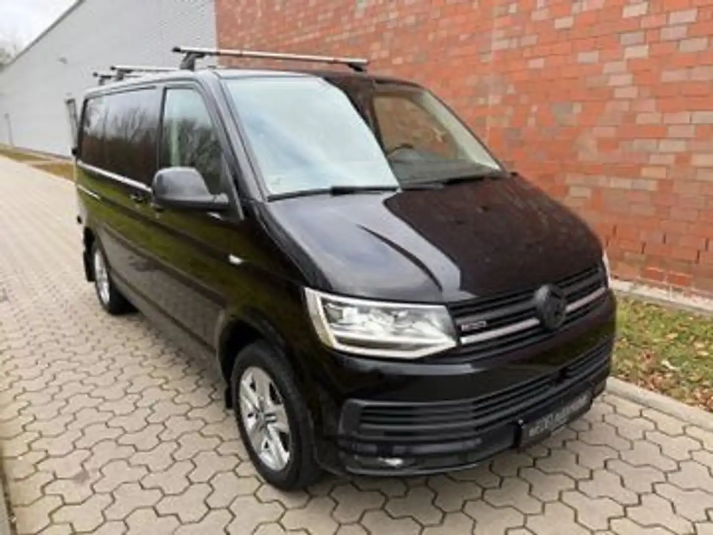 Volkswagen T6 Transporter-4Mo-LED-NAVI-DSG-STANDH.-AHK Schwarz - 1