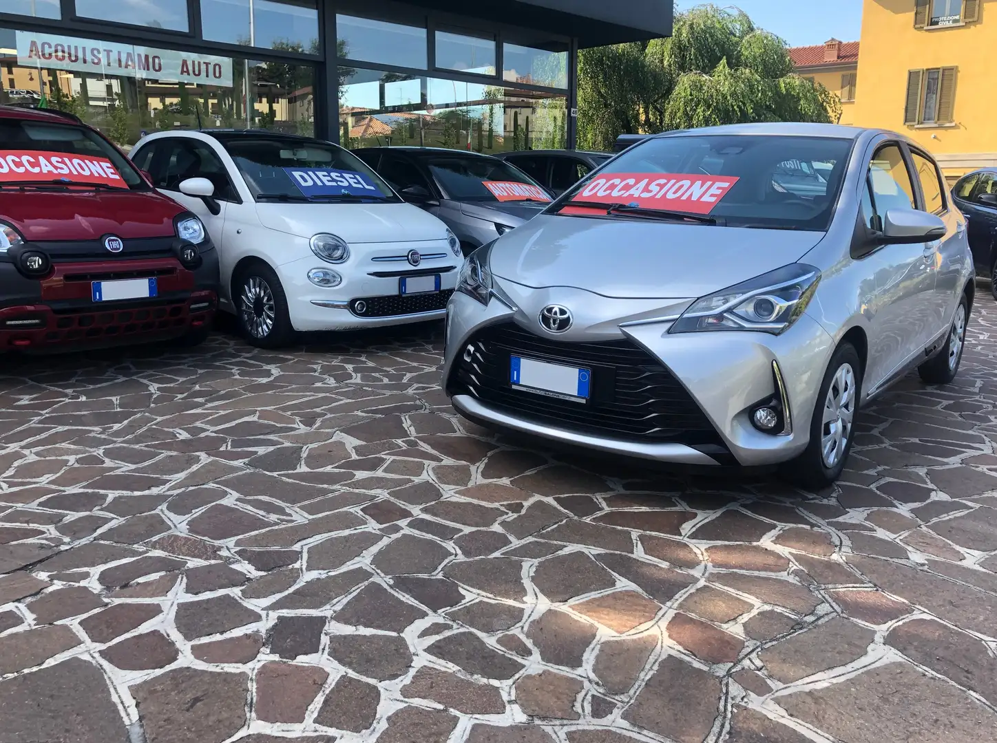 Toyota Yaris Yaris III 2017 5p 1.0 Active my18 Argento - 1
