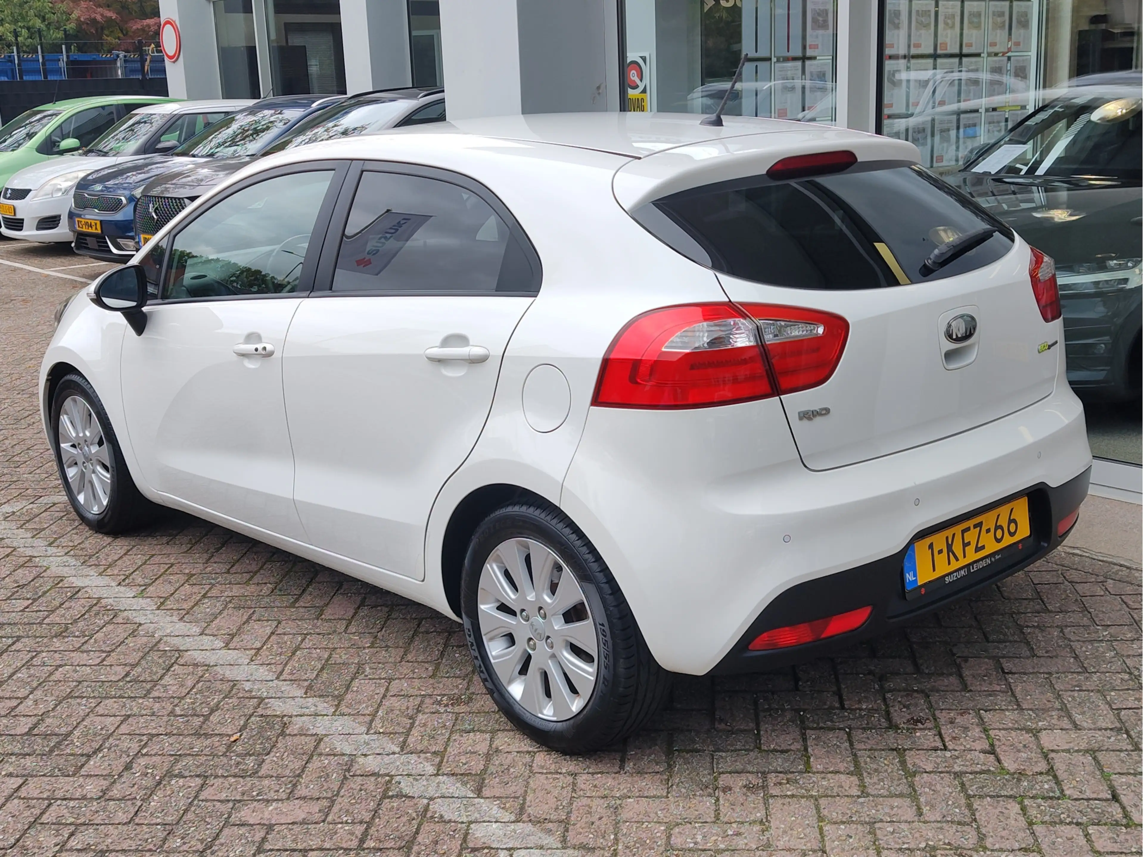 Kia Rio 1.2 CVVT SUPER PACK Clima | Keyless | Cruise Contr — photo 3