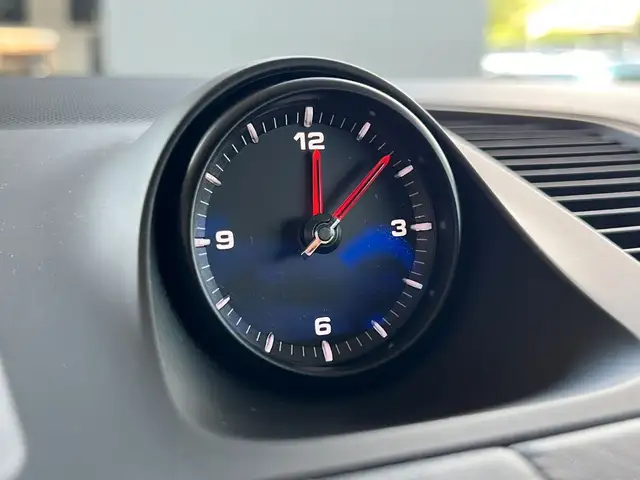 Porsche Cayenne view 15