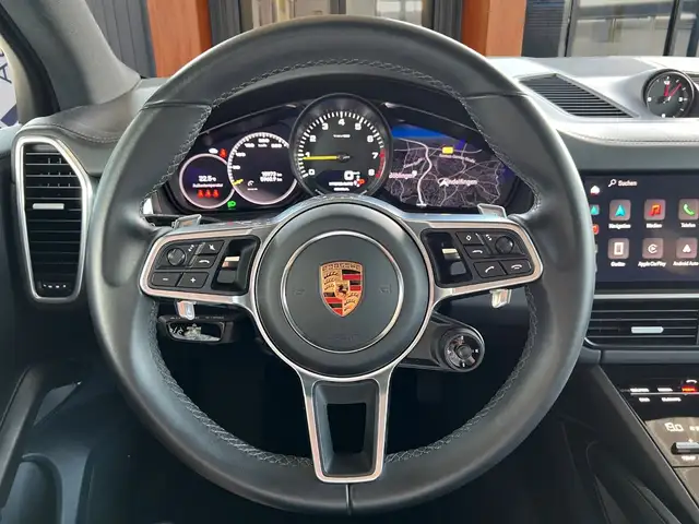 Porsche Cayenne view 10