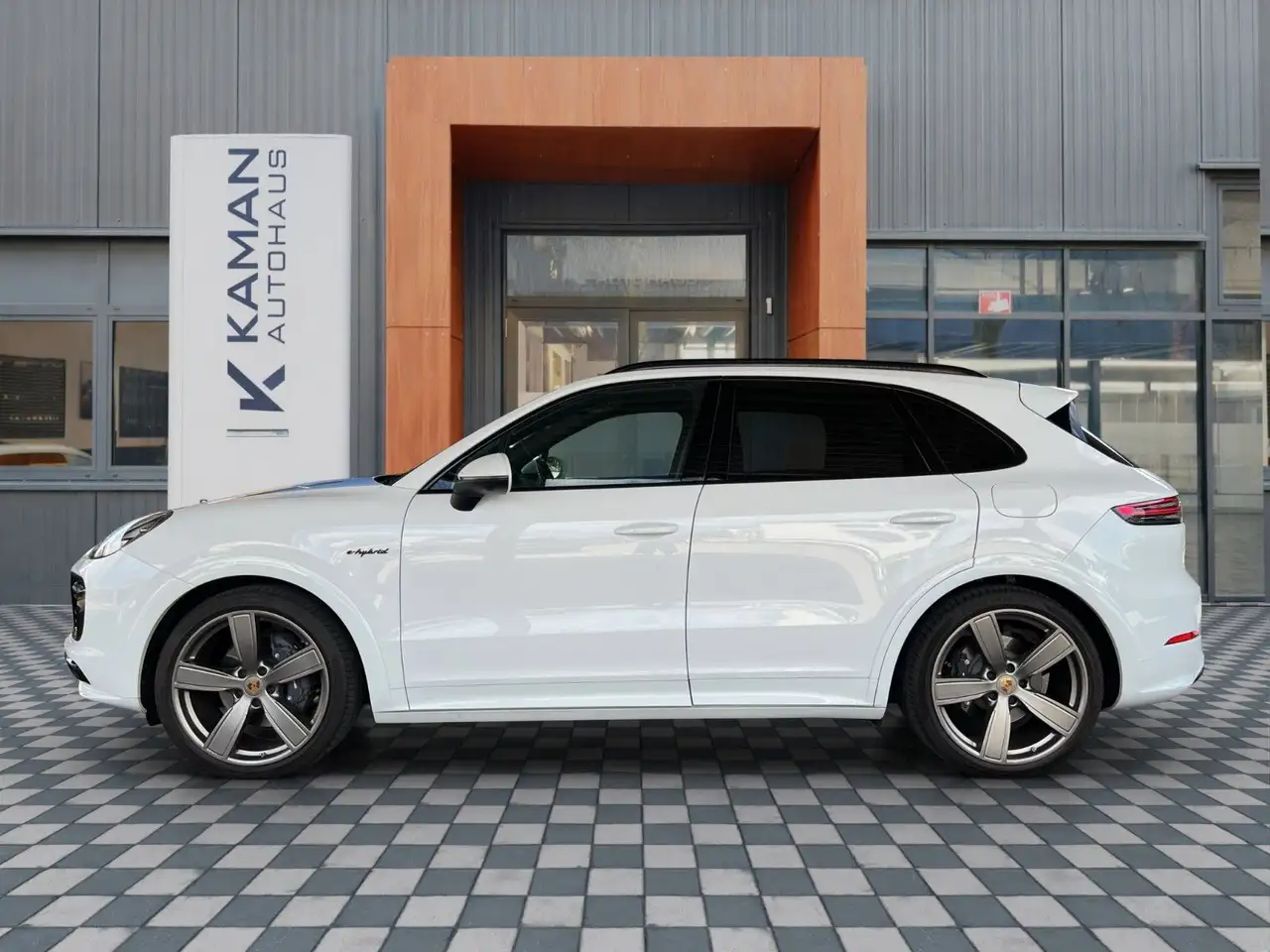 Porsche Cayenne E-Hybrid Platinum Edition SportDesign, миниатюра 23