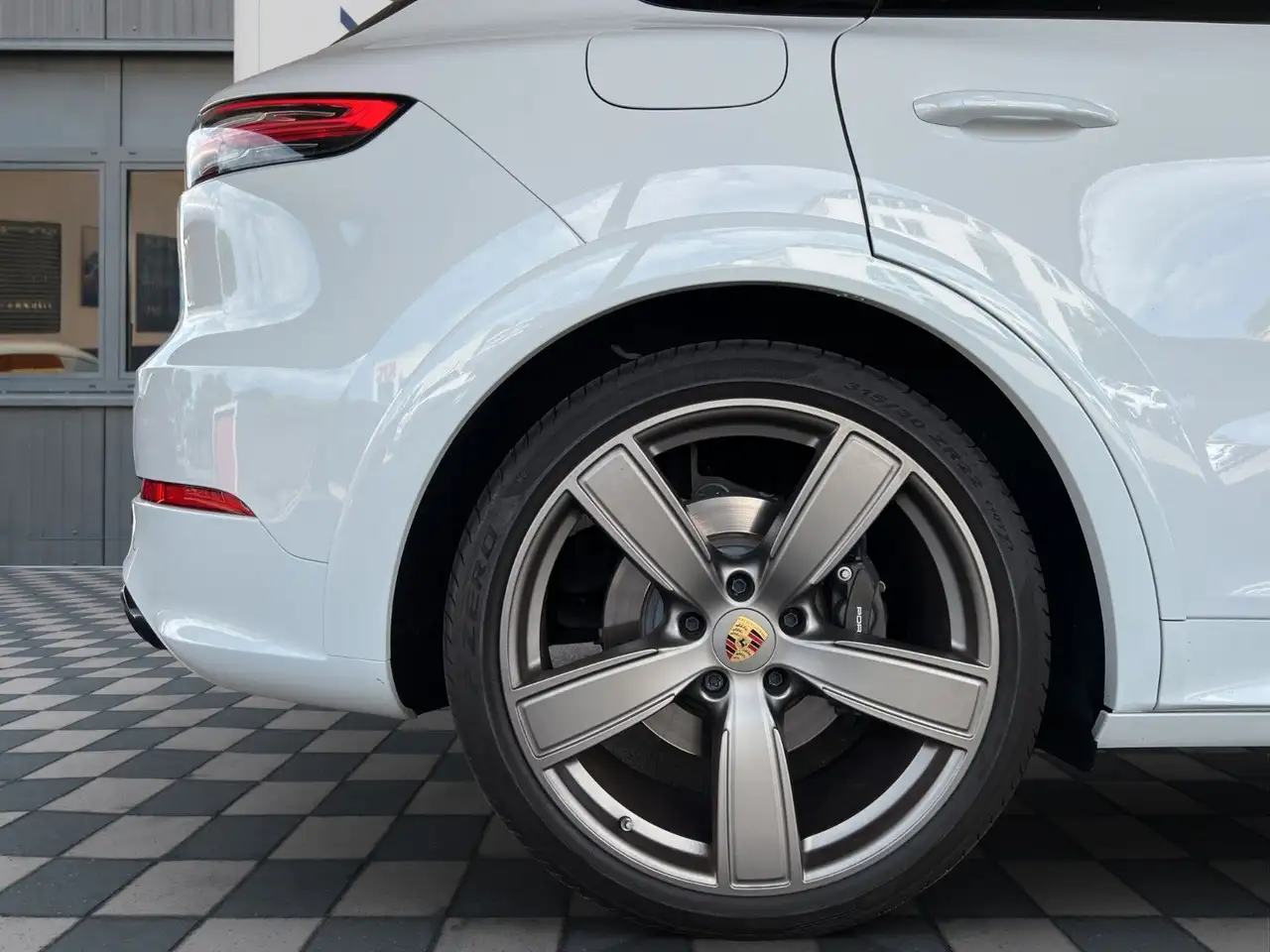 Porsche Cayenne E-Hybrid Platinum Edition SportDesign, миниатюра 30