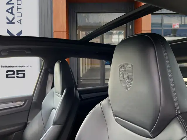 Porsche Cayenne view 7