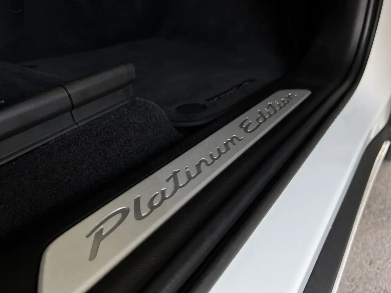 Porsche Cayenne E-Hybrid Platinum Edition SportDesign, миниатюра 17