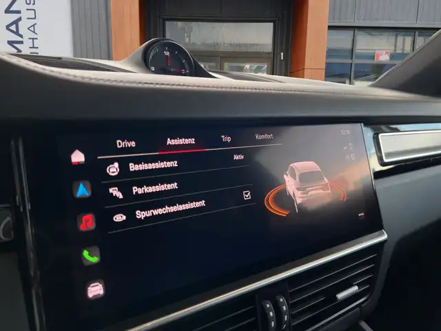 Porsche Cayenne view 13