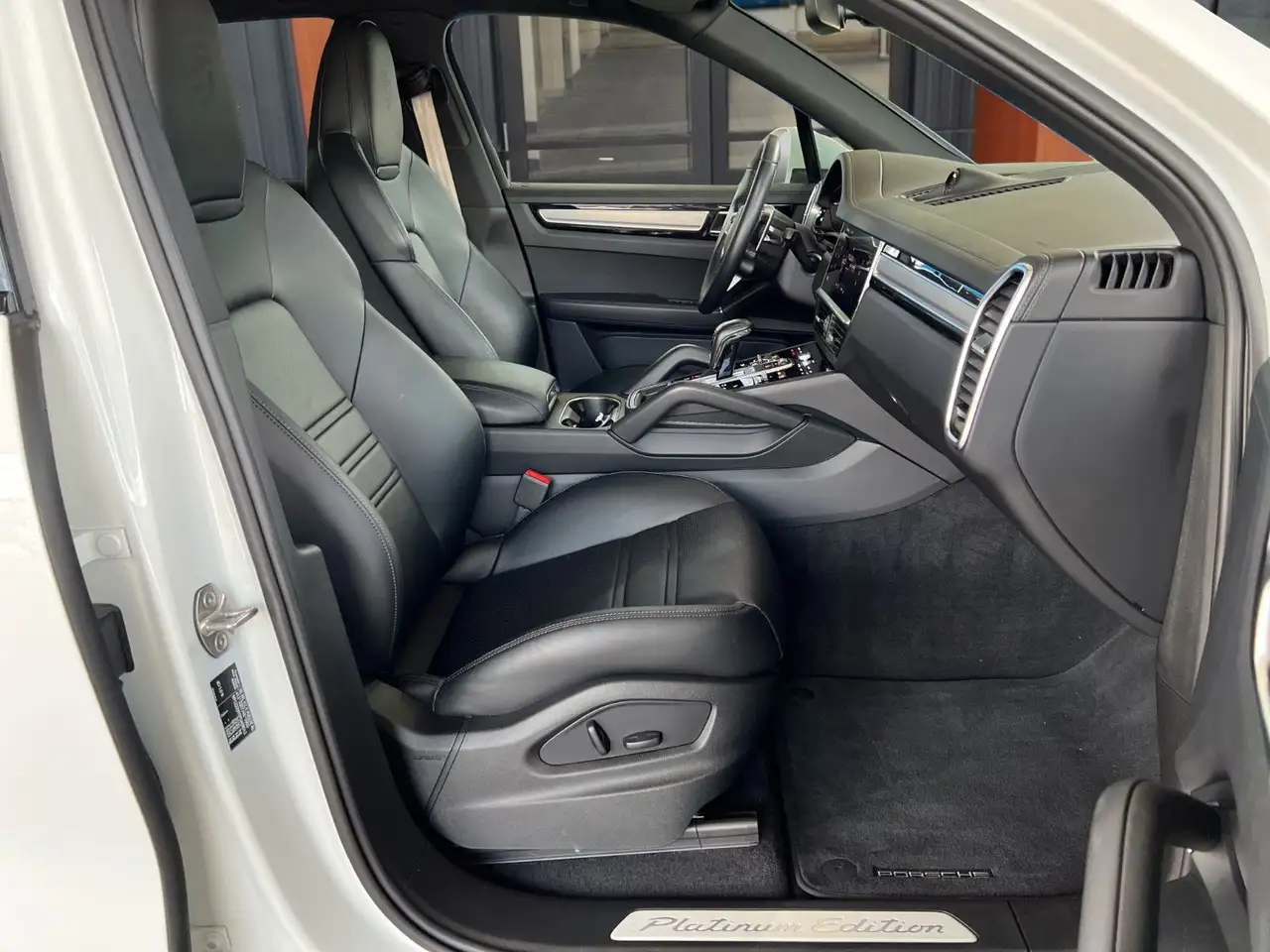 Porsche Cayenne E-Hybrid Platinum Edition SportDesign, миниатюра 6