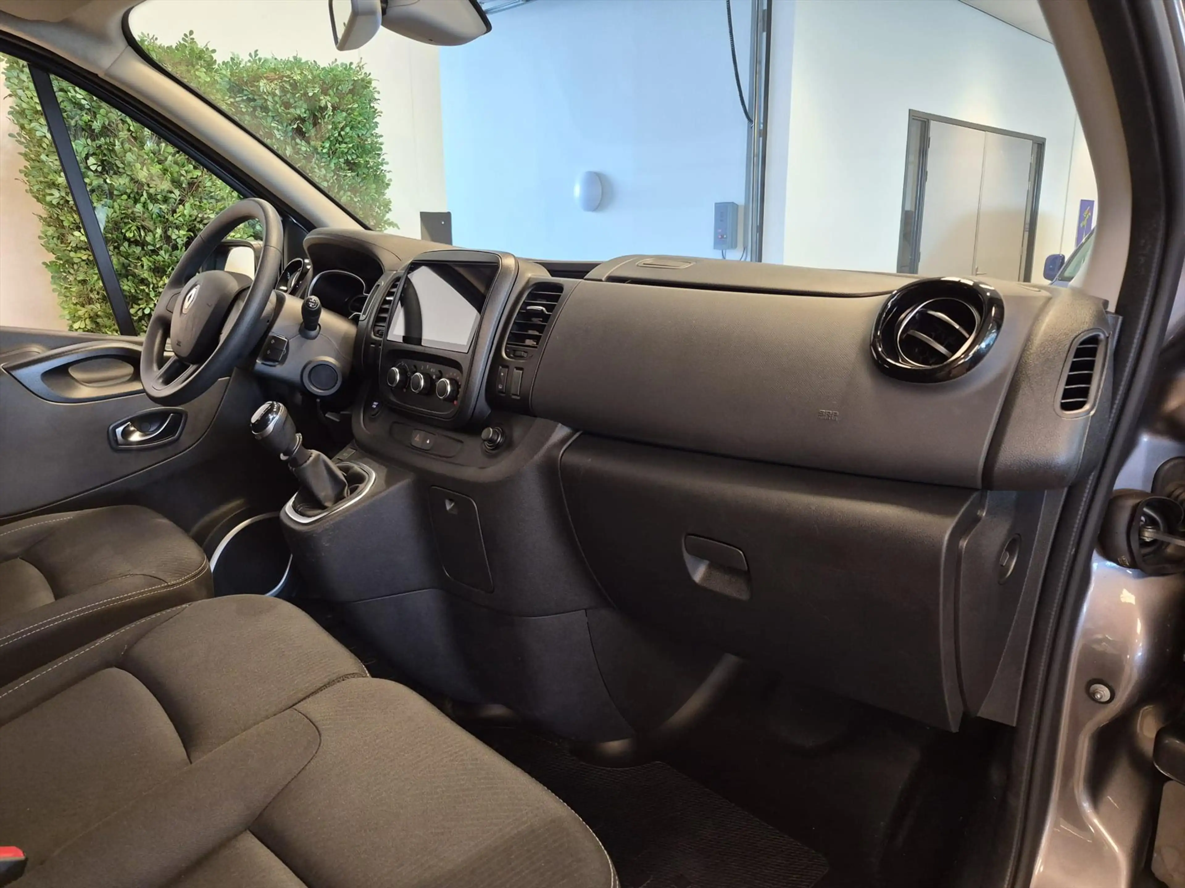 Renault Trafic L2H1 Rolstoelbus Groepsvervoer 5+2 — photo 14
