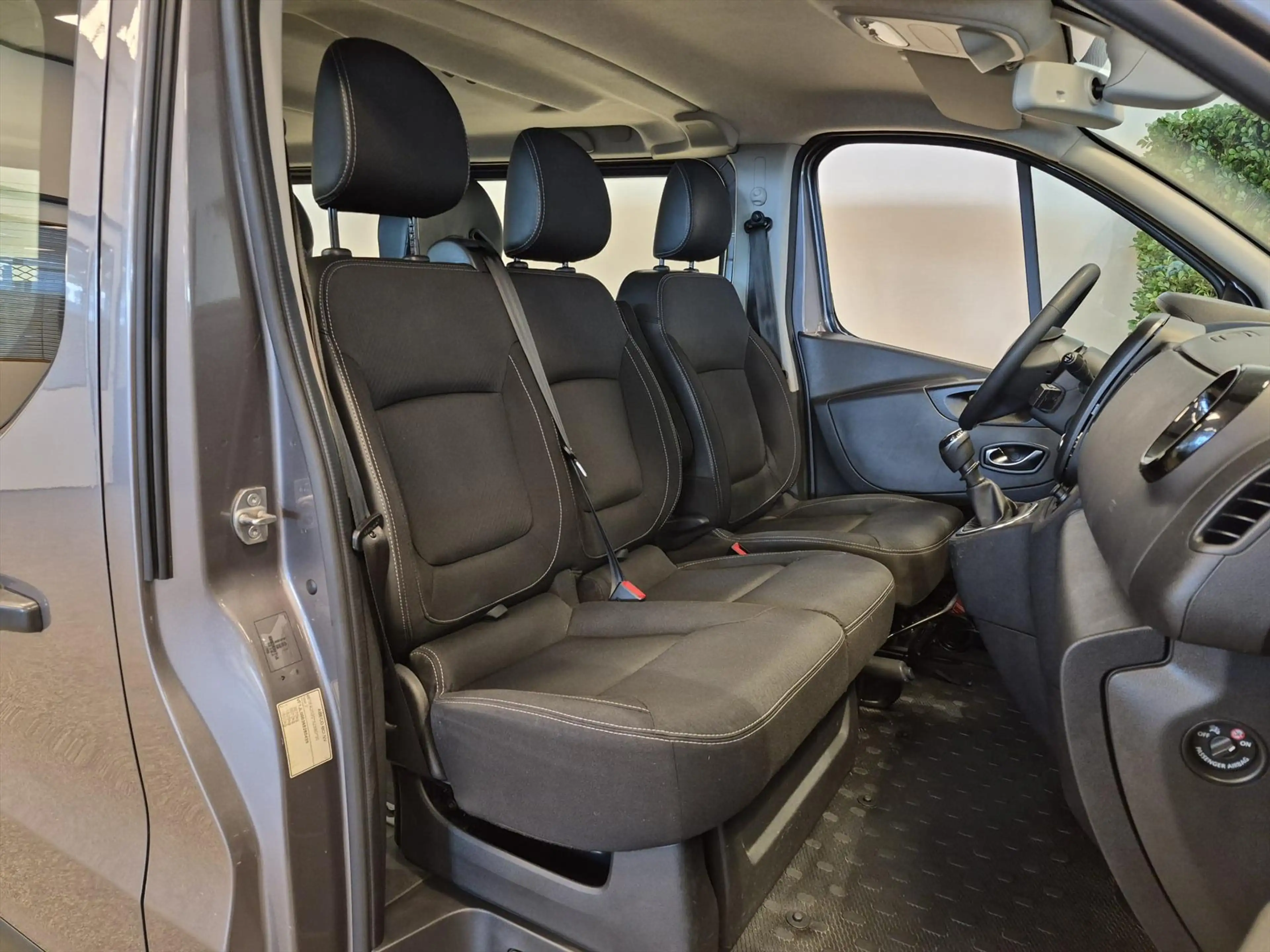 Renault Trafic L2H1 Rolstoelbus Groepsvervoer 5+2 — photo 12