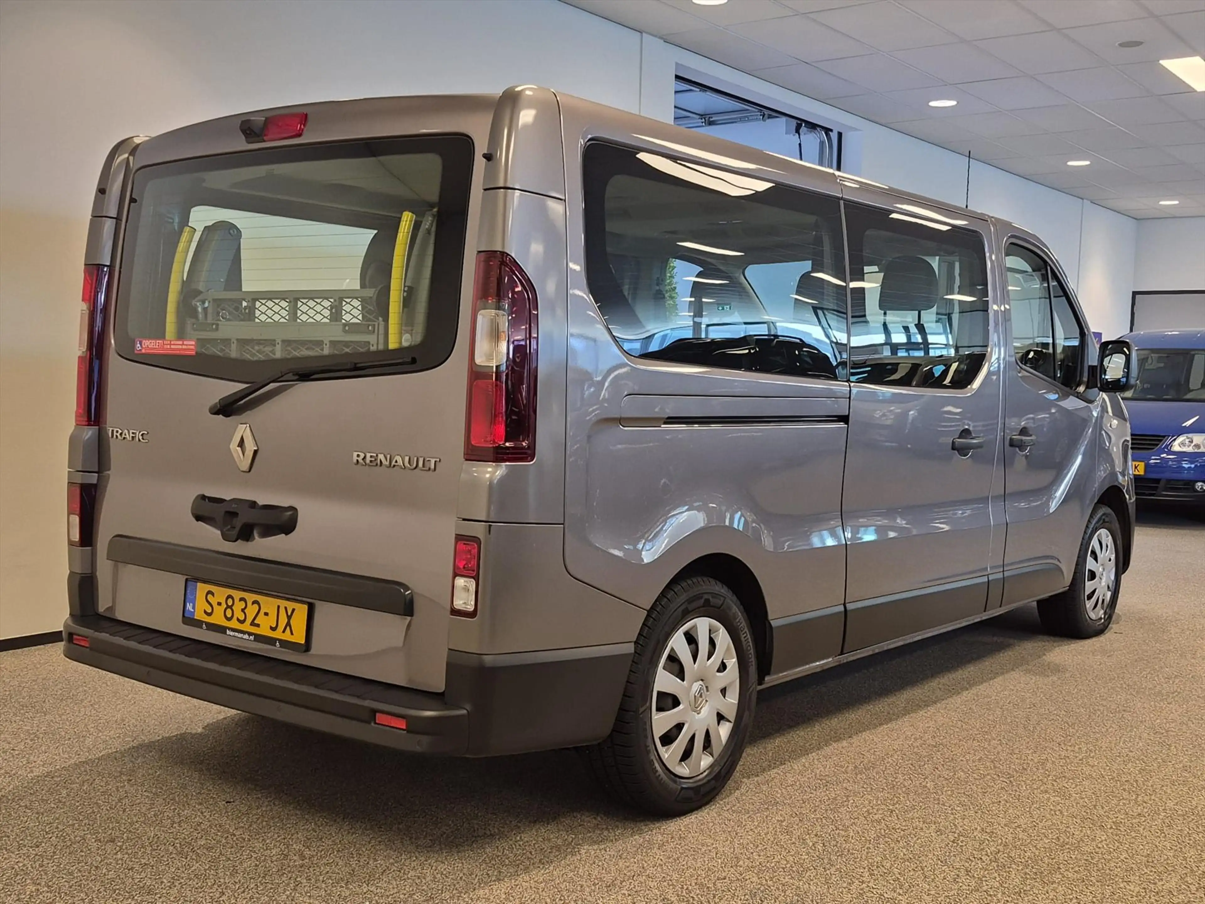 Renault Trafic L2H1 Rolstoelbus Groepsvervoer 5+2 — photo 22