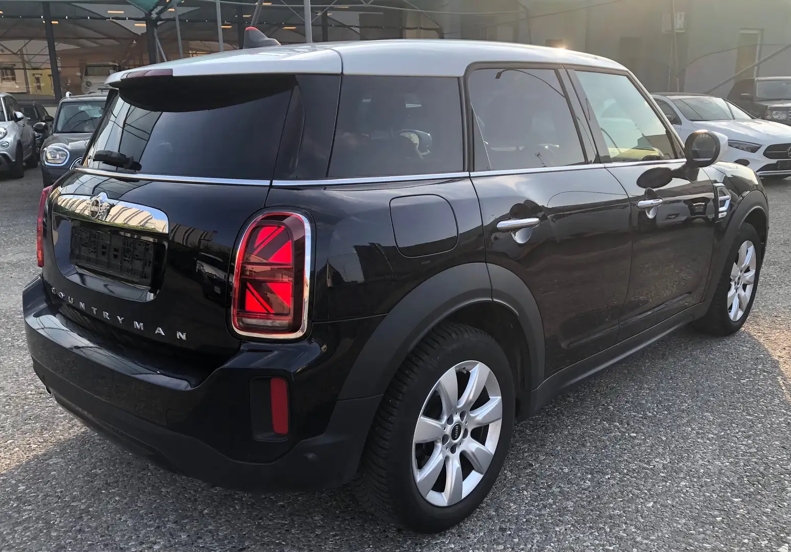 MINI Cooper Countryman 1.5 Essential Autom. Tetto Full Led Navi CarPlay Nero - 2