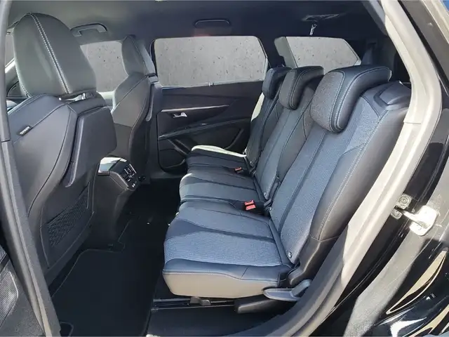Peugeot 5008 view 8