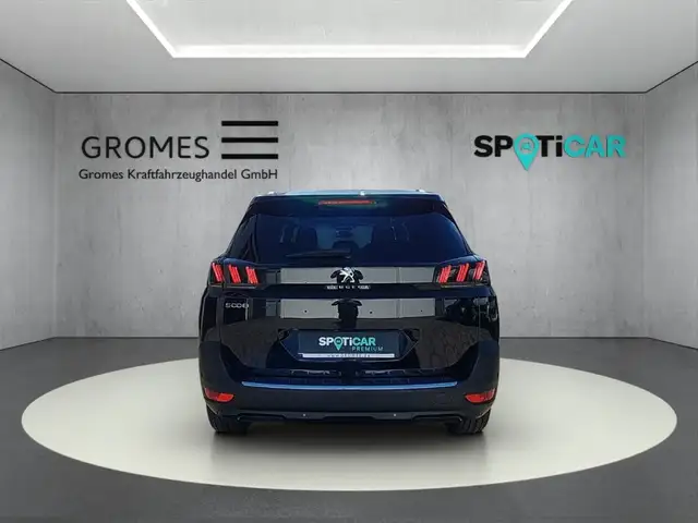 Peugeot 5008 view 4