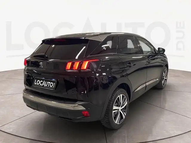 Peugeot 3008 view 4