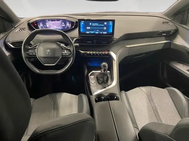 Peugeot 3008 view 6