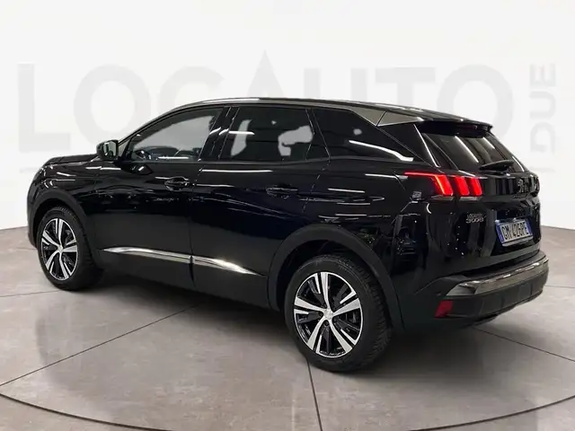 Peugeot 3008 view 5