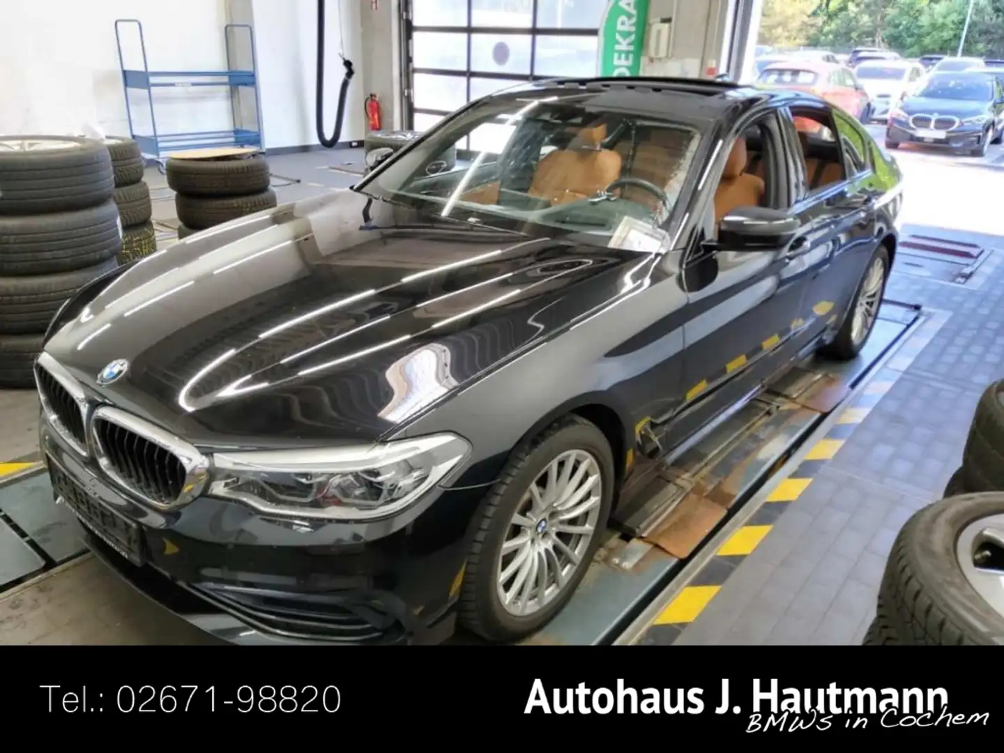 BMW 530 i xDrive SPORT LINE *ACC*HUP*PANO*LEDER* Zwart - 1