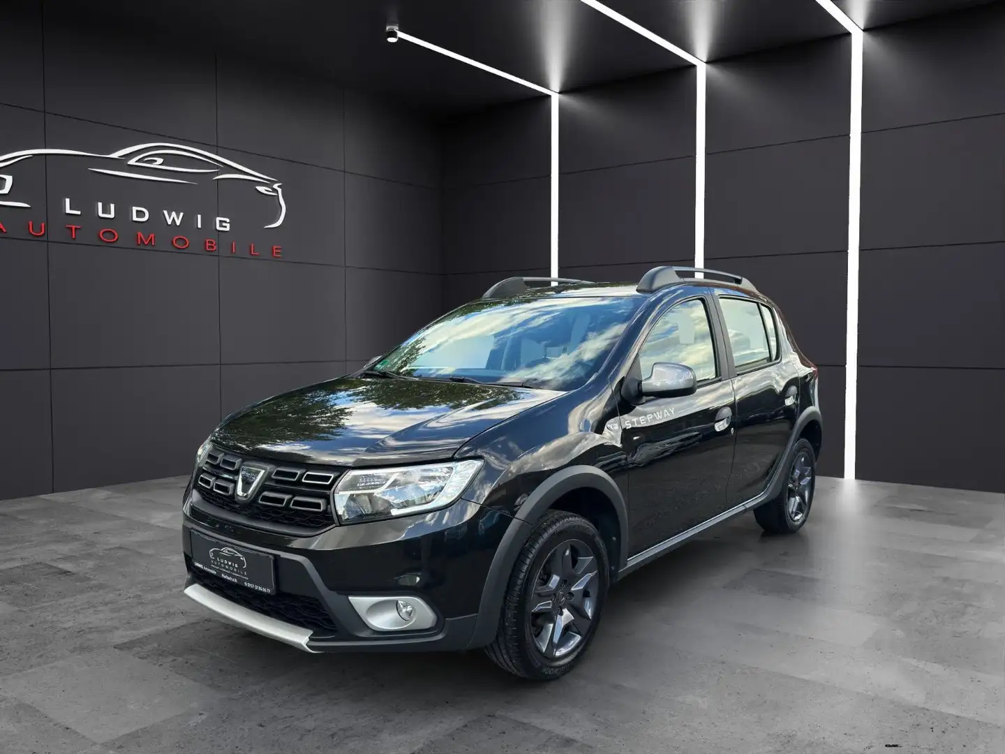 Dacia Sandero II Stepway Celebration/NAVI/KAMERA/TEMPO Schwarz - 1