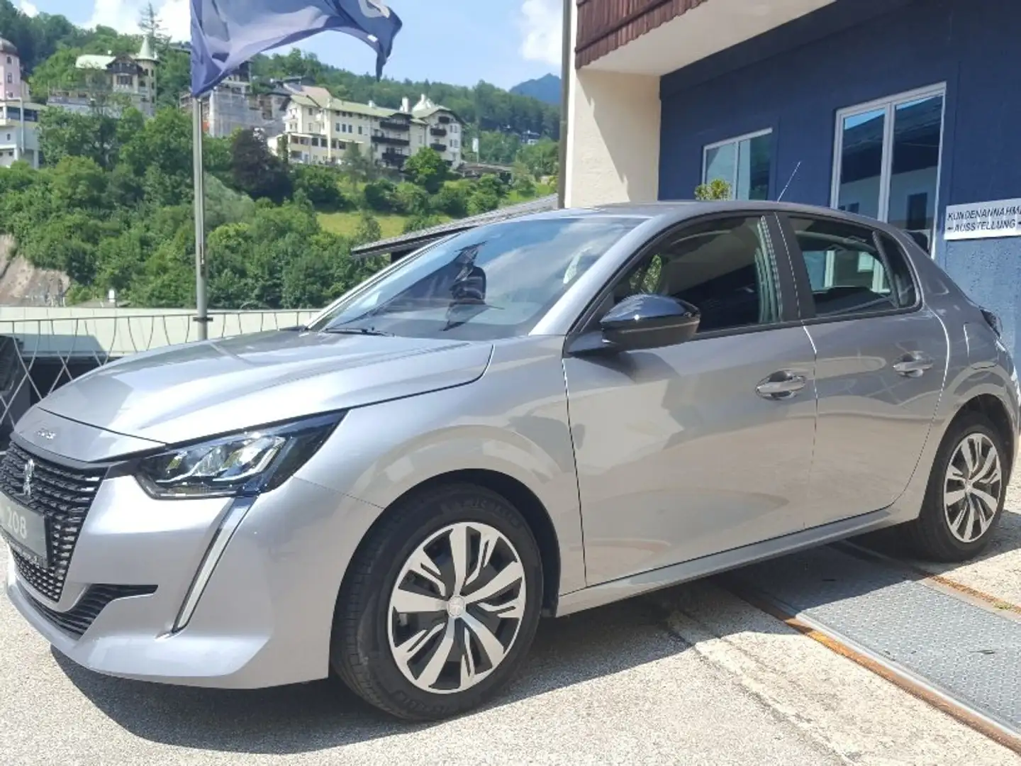 Peugeot 208 PureTech 100 EAT8 Active Pack im Kundenauftrag Silber - 2