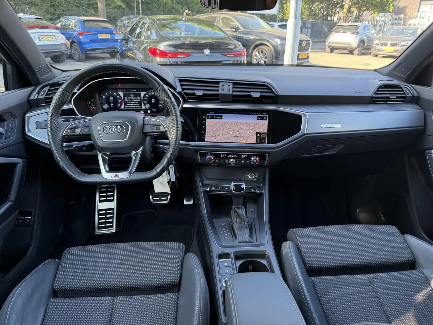 Audi Q3 45 TFSI e S edition Bleu - 2