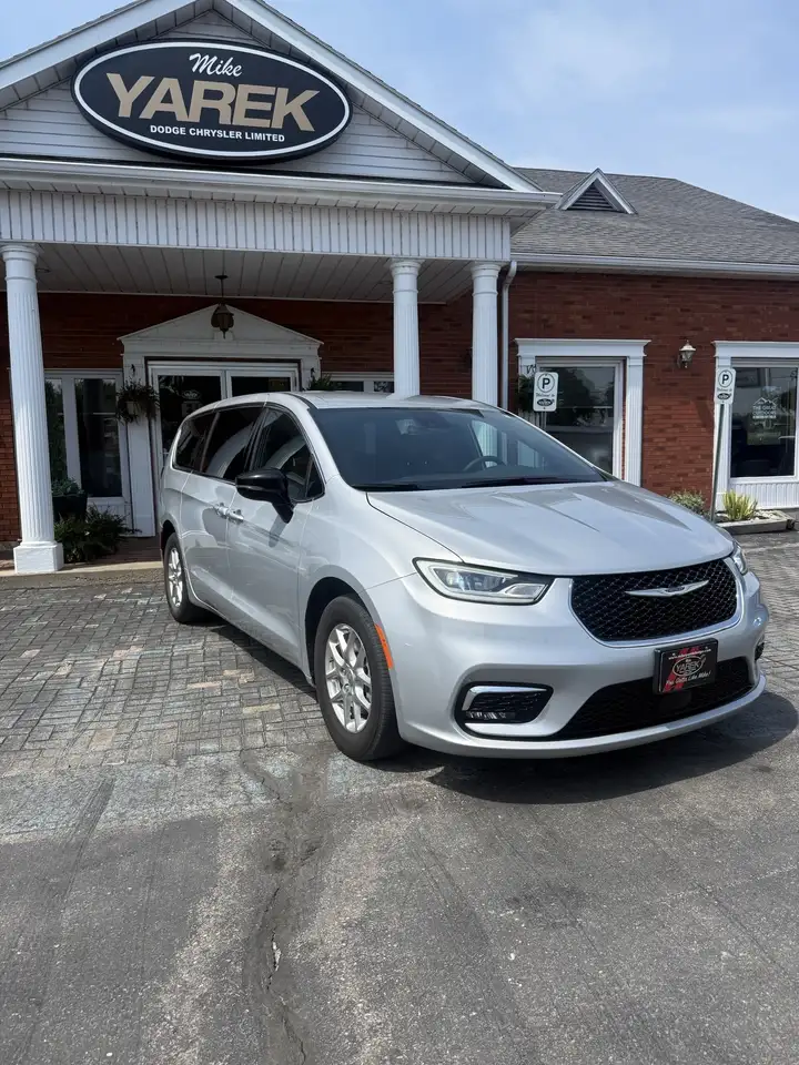 2024 Chrysler Pacifica