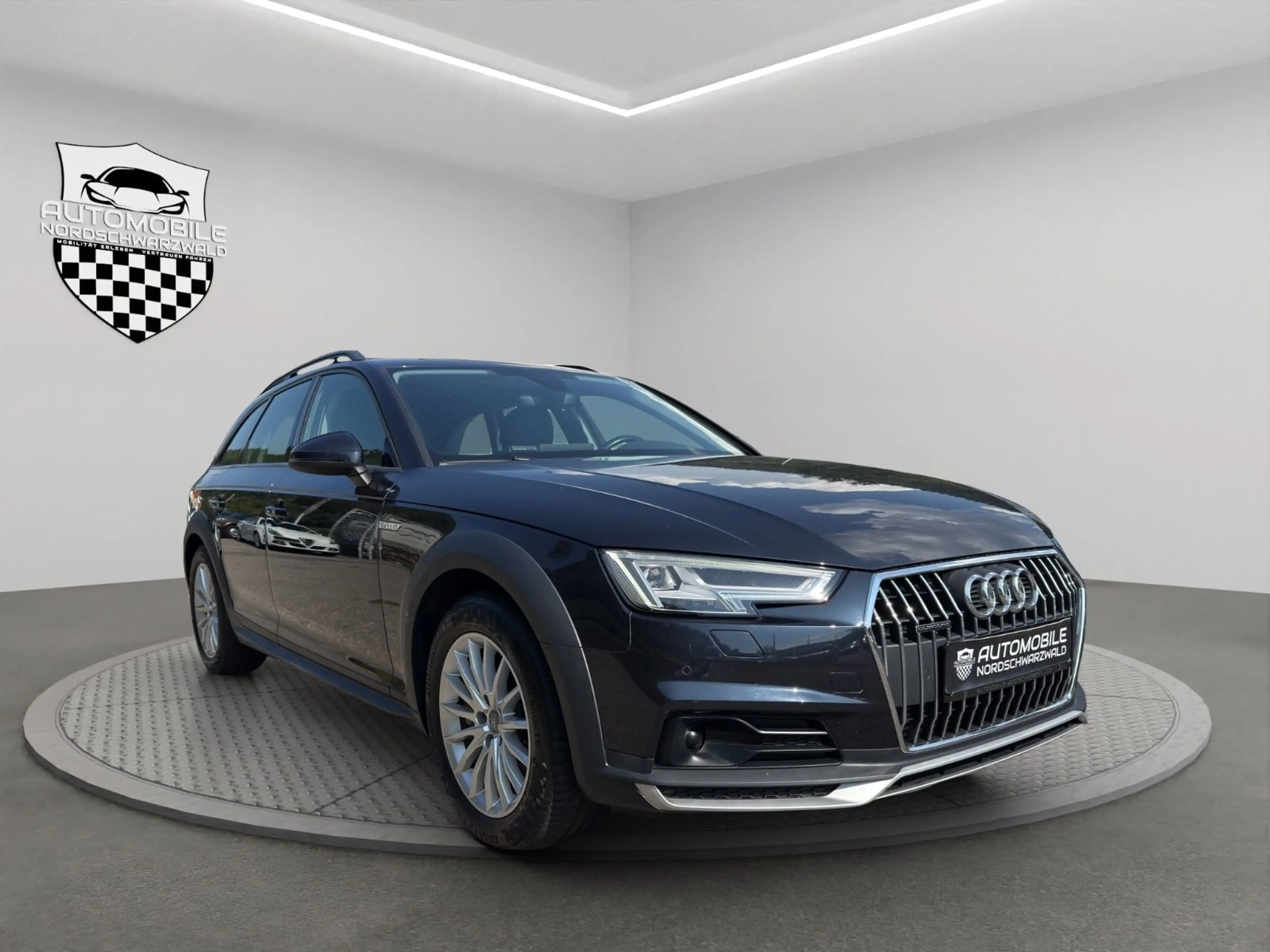 Audi A4 allroad quattro | ALCANTARA SHZ AHK VDT — photo 3