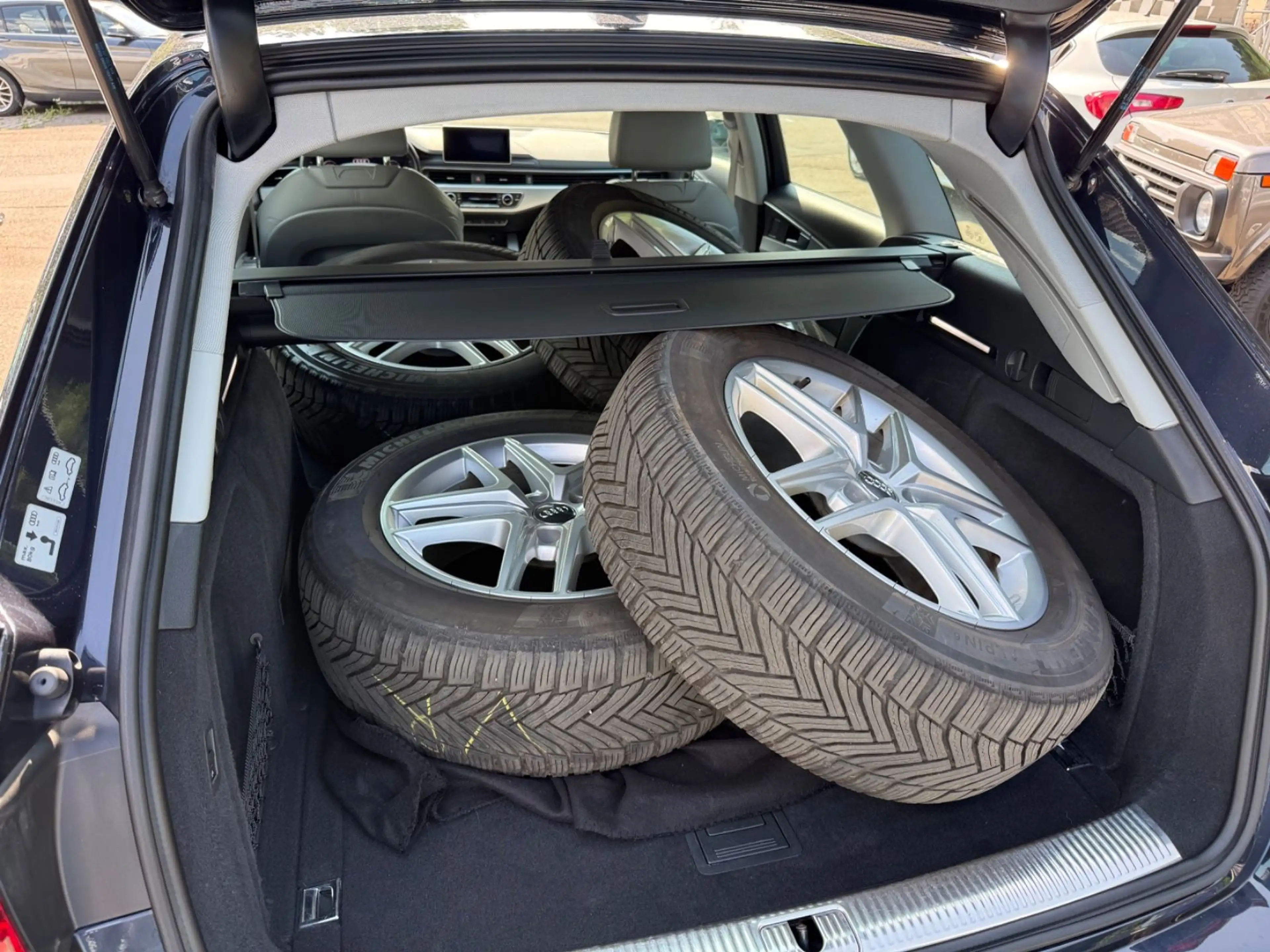 Audi A4 allroad quattro | ALCANTARA SHZ AHK VDT — photo 15