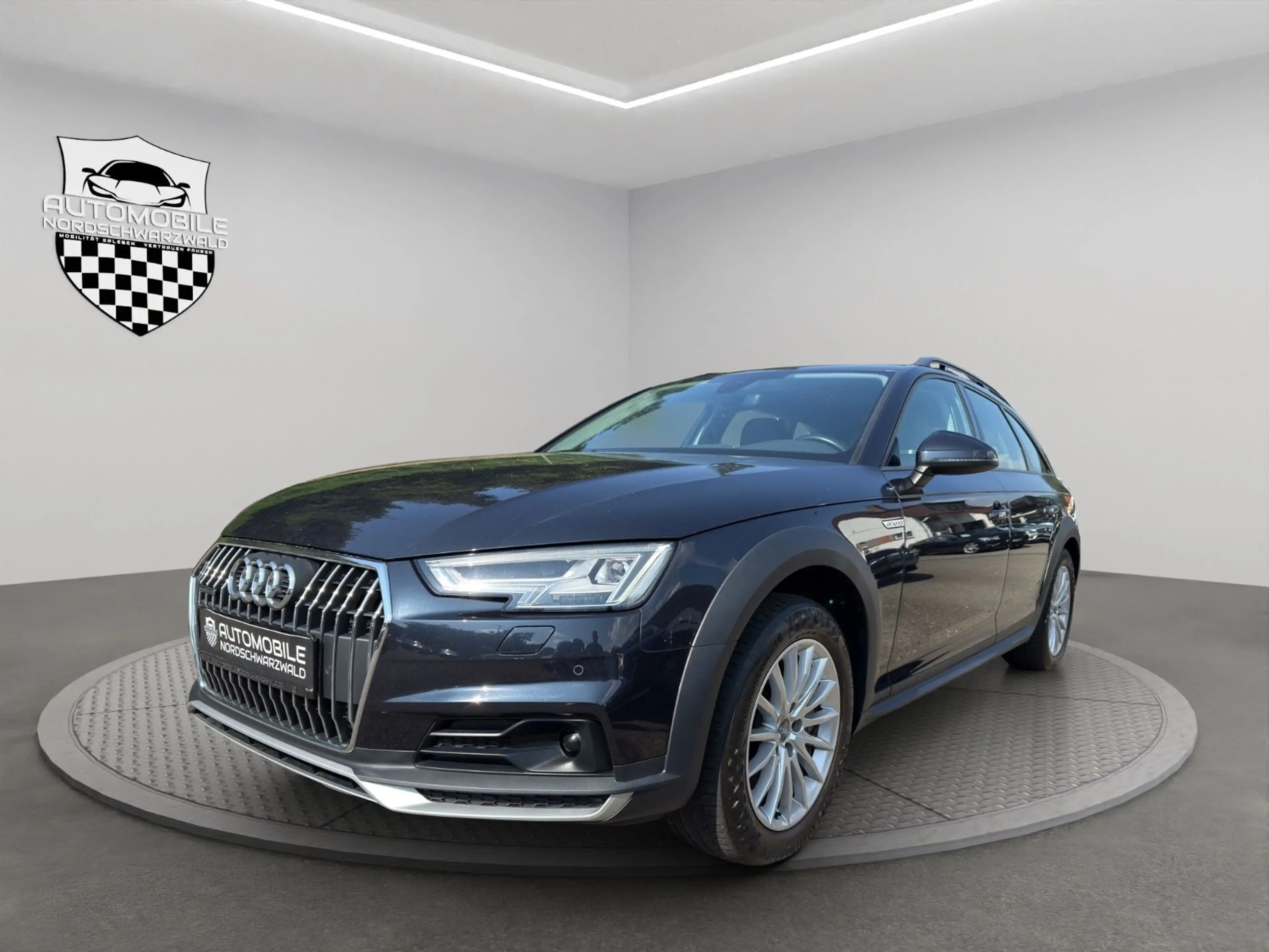 Audi A4 allroad quattro | ALCANTARA SHZ AHK VDT
