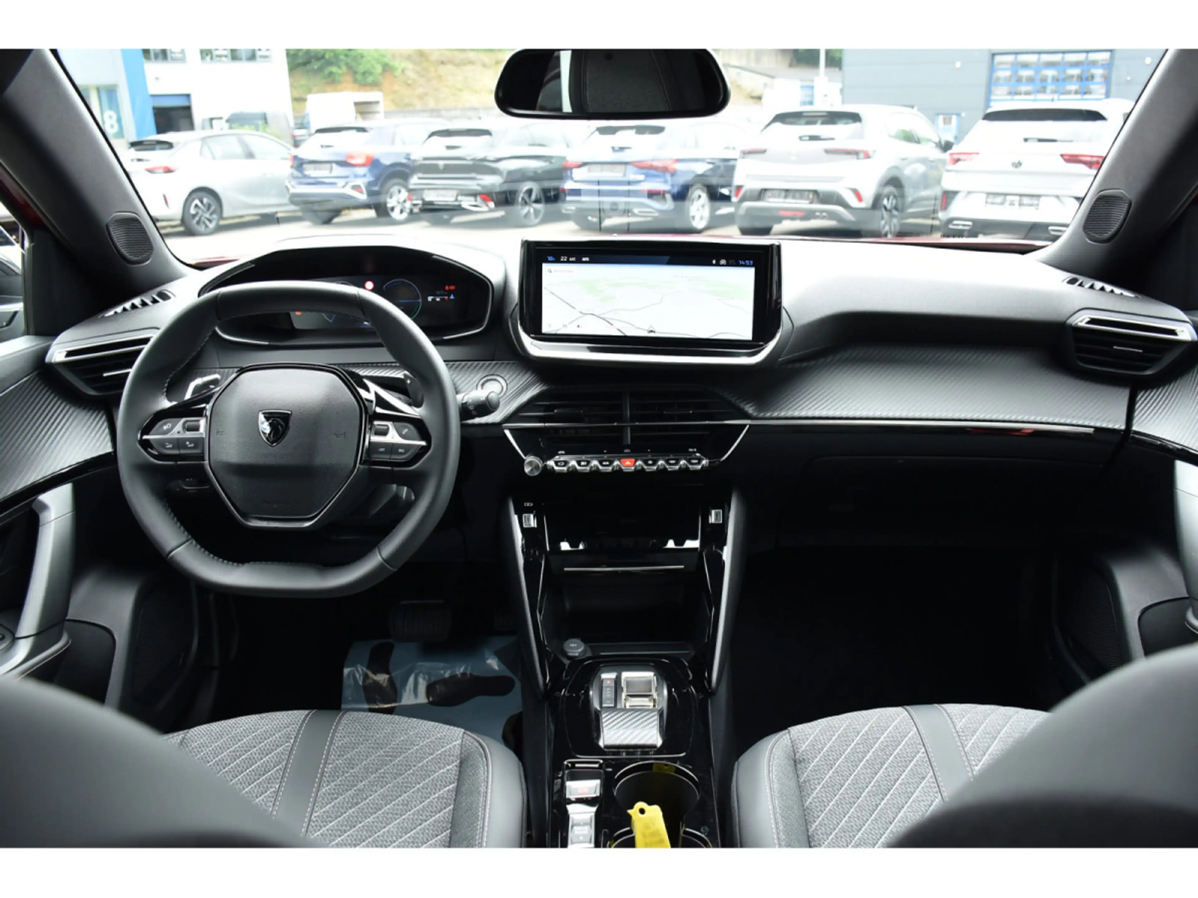 Peugeot 2008 1.2 Hybrid 145 Allure e-DCS6 ACC SIDE GPS CAM360 — photo 9